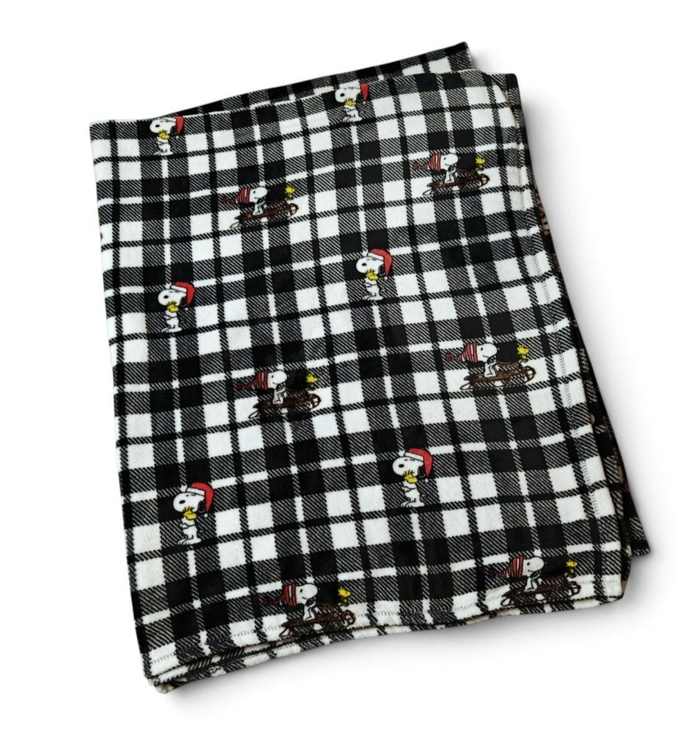 Berkshire Peanuts Snoopy Woodstock Blanket Black Plaid Holiday Christmas